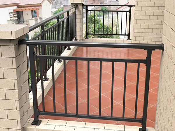陽臺鋅鋼護(hù)欄圖片8
